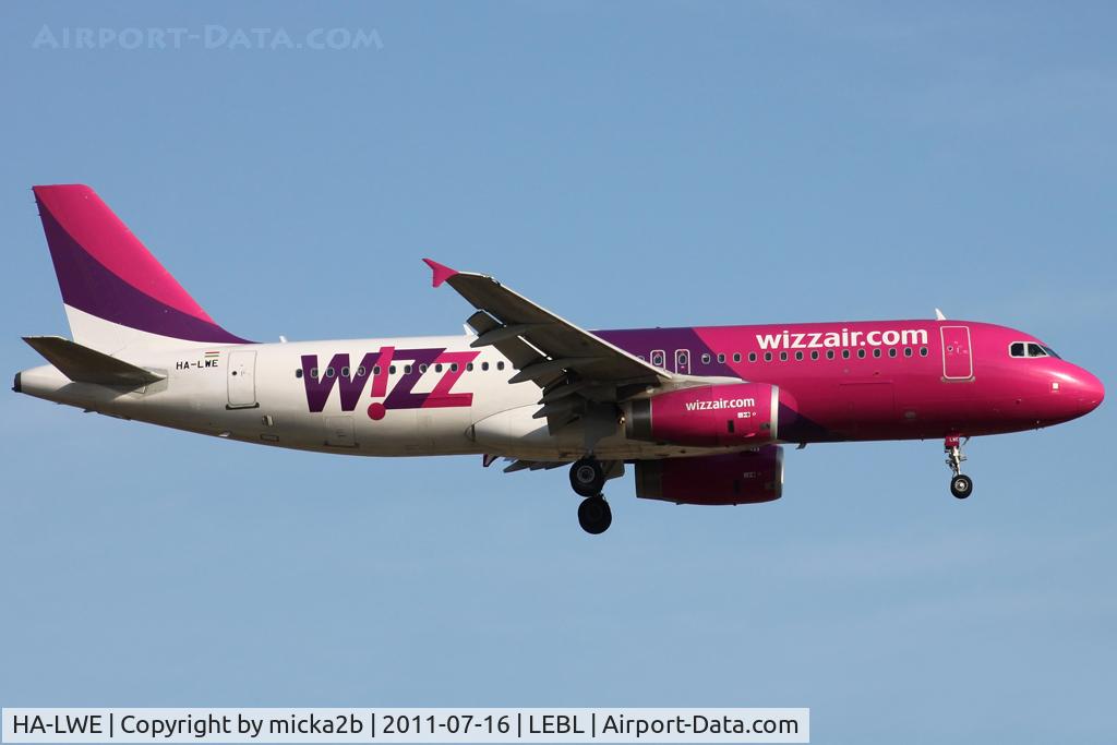 HA-LWE, 2010 Airbus A320-232 C/N 4372, Landing
