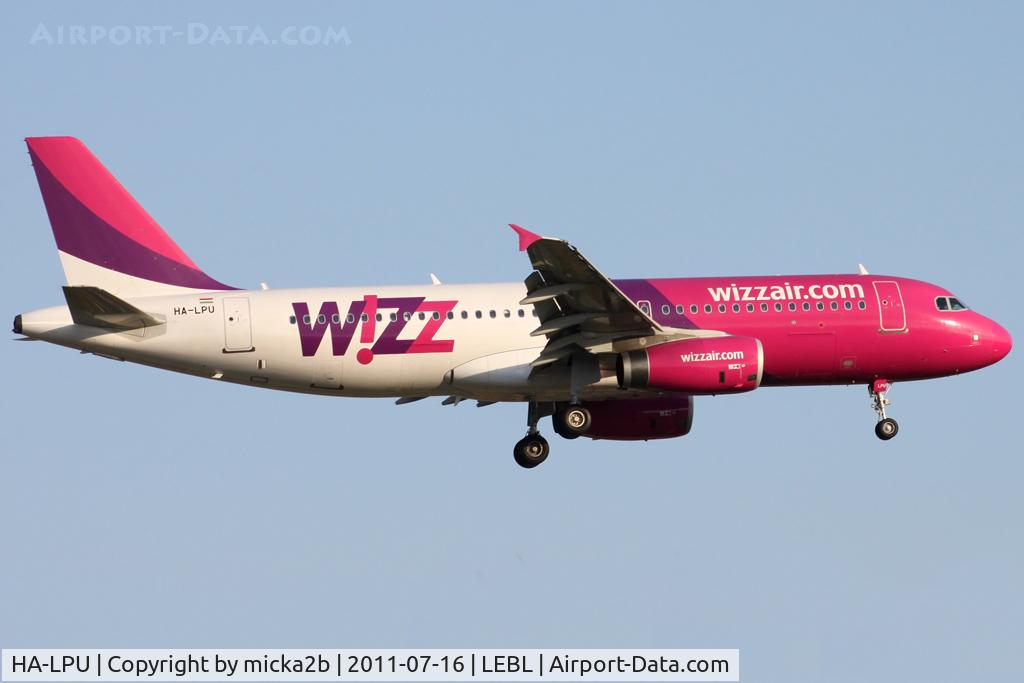 HA-LPU, 2009 Airbus A320-232 C/N 3877, Landing