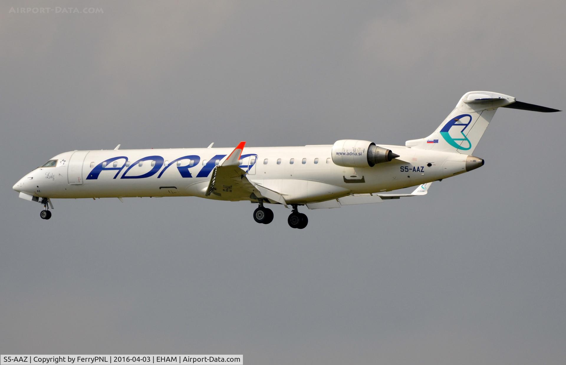 S5-AAZ, 2001 Canadair CRJ-700 (CL-600-2C10) Regional Jet C/N 10014, Adria CL700 landing