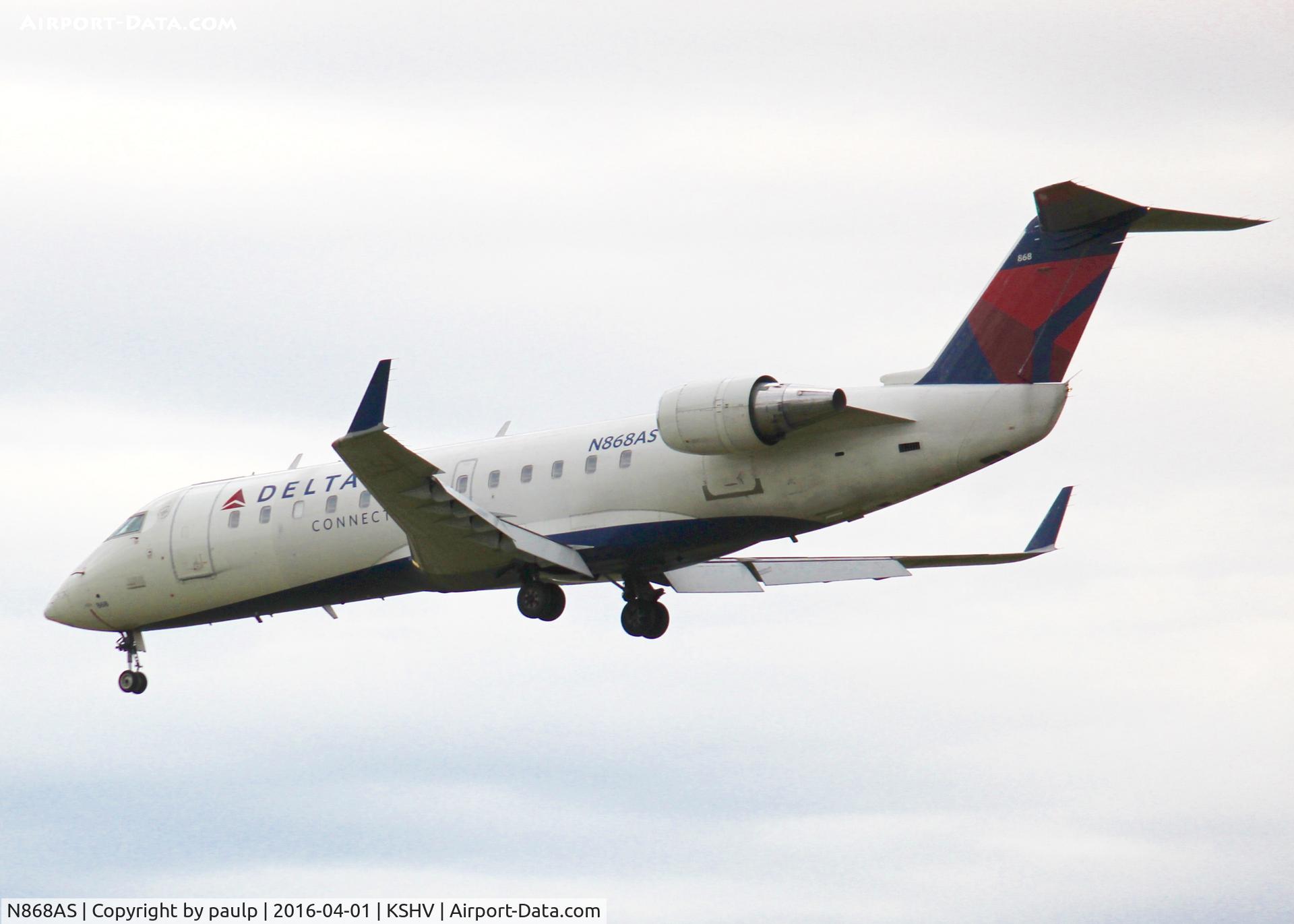 N868AS, 2001 Bombardier CRJ-200ER (CL-600-2B19) C/N 7474, At Shreveport Regional.