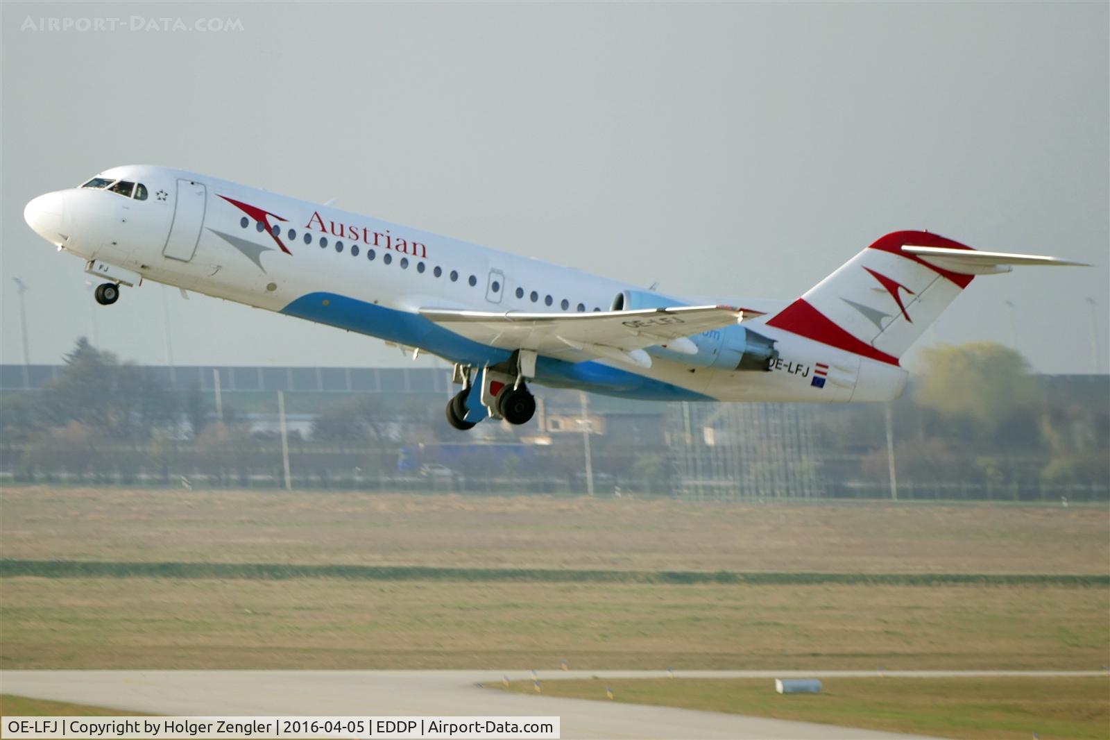 OE-LFJ, 1995 Fokker 70 (F-28-0070) C/N 11532, Up and away to VIE....