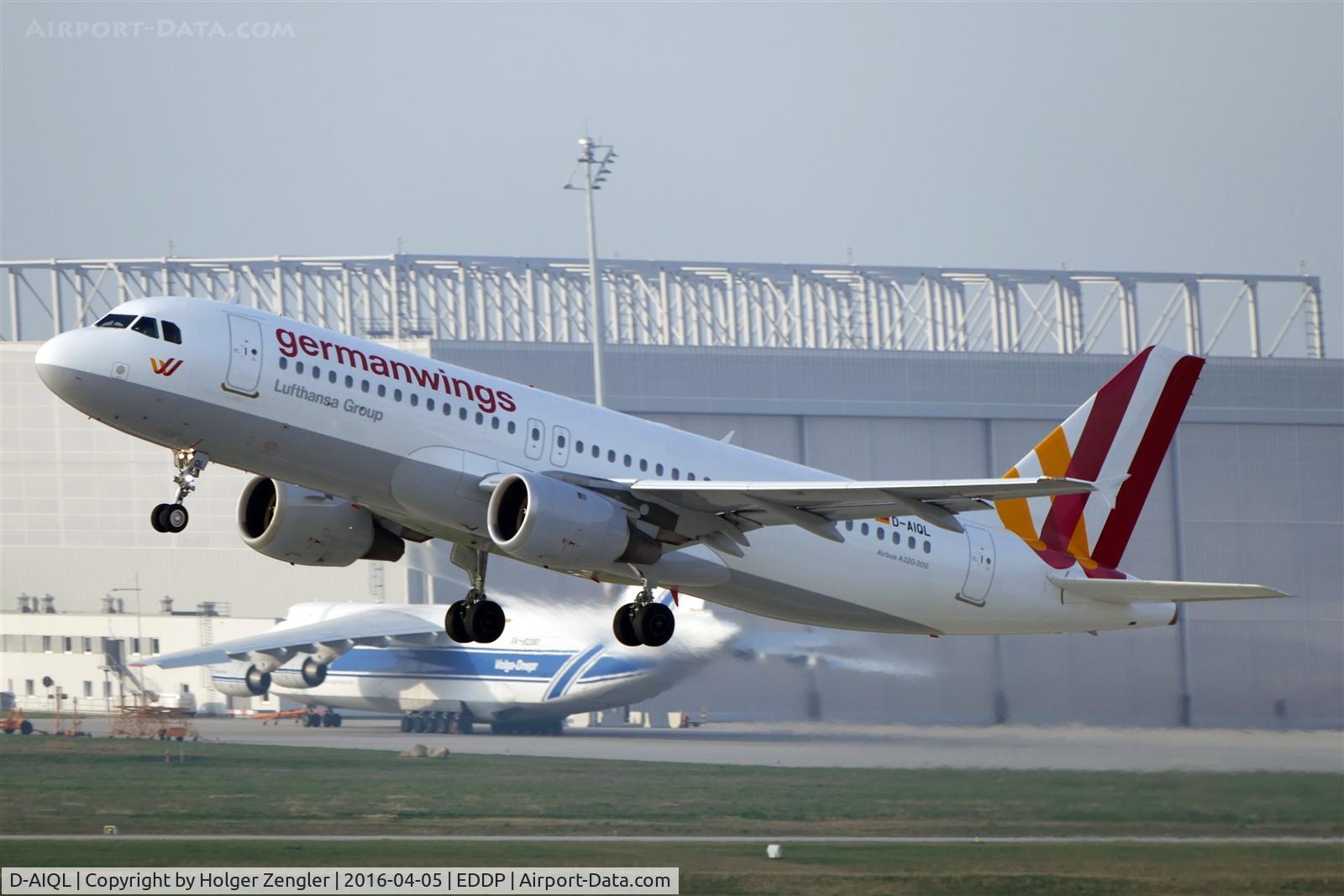 D-AIQL, 1991 Airbus A320-211 C/N 0267, Morning shuttle to STR is leaving rwy 08L....