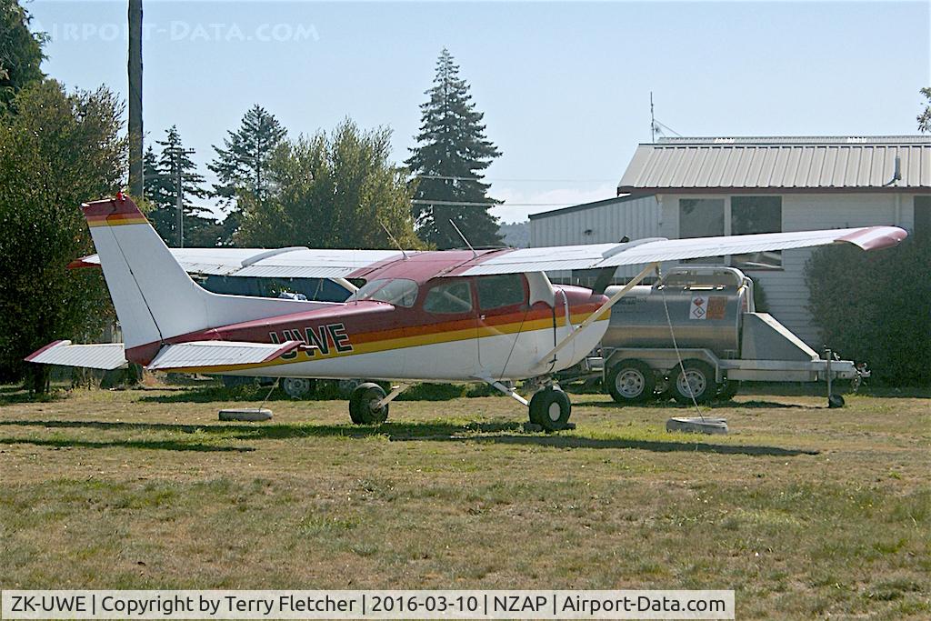 ZK-UWE, Cessna 172N C/N 17271209, At Taupo , North Island , New Zealand