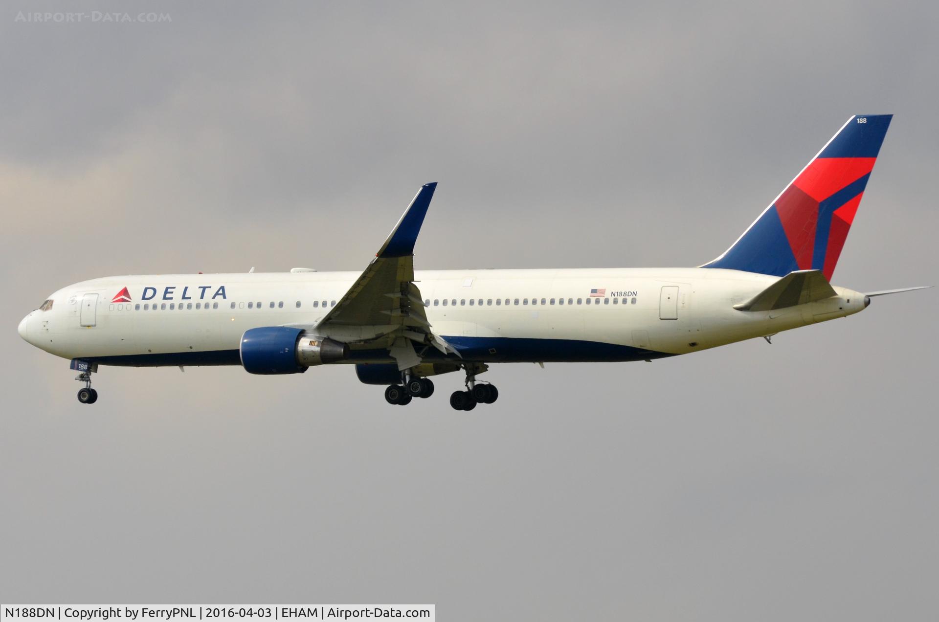 N188DN, 1996 Boeing 767-332 C/N 27583, Delta B763
