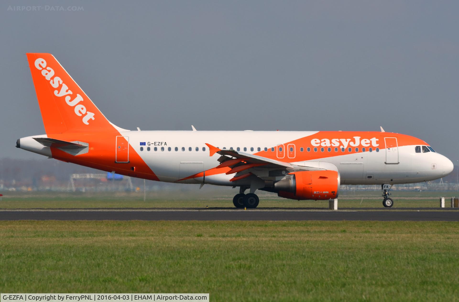 G-EZFA, 2009 Airbus A319-111 C/N 3788, Easyjet A319 vacating the runway