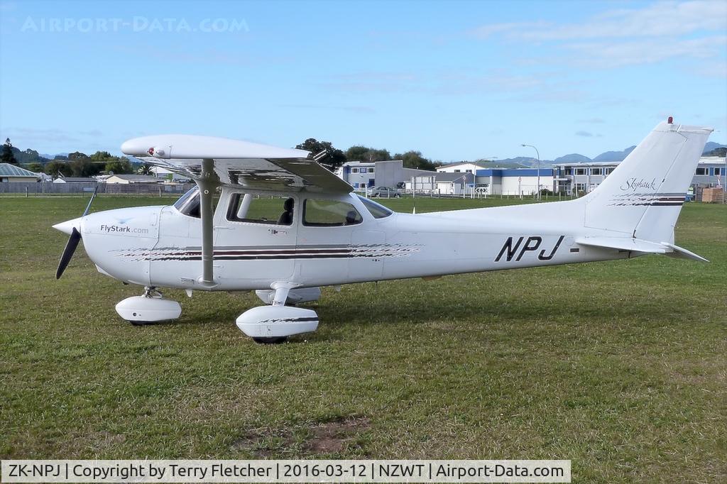 ZK-NPJ, Cessna 172R C/N 17280092, At Whitianga Airport , North Island , New Zealand