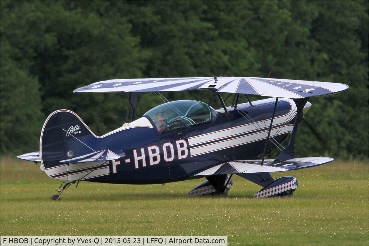 F-HBOB, 1983 Aviat Pitts S-2B Special C/N 5289, Aviat Pitts S-2B, Taxiing to parking area, La Ferté-Alais Airfield (LFFQ) Air Show 2015