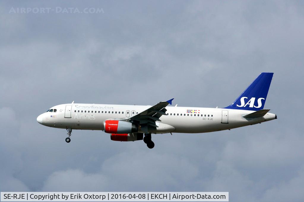 SE-RJE, 2000 Airbus A320-232 C/N 1183, SE-RJE about to land rw 22L