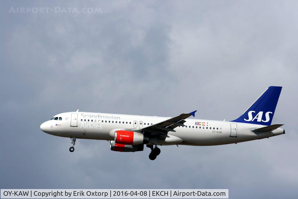 OY-KAW, 2006 Airbus A320-232 C/N 2817, OY-KAW about to land rw 22L