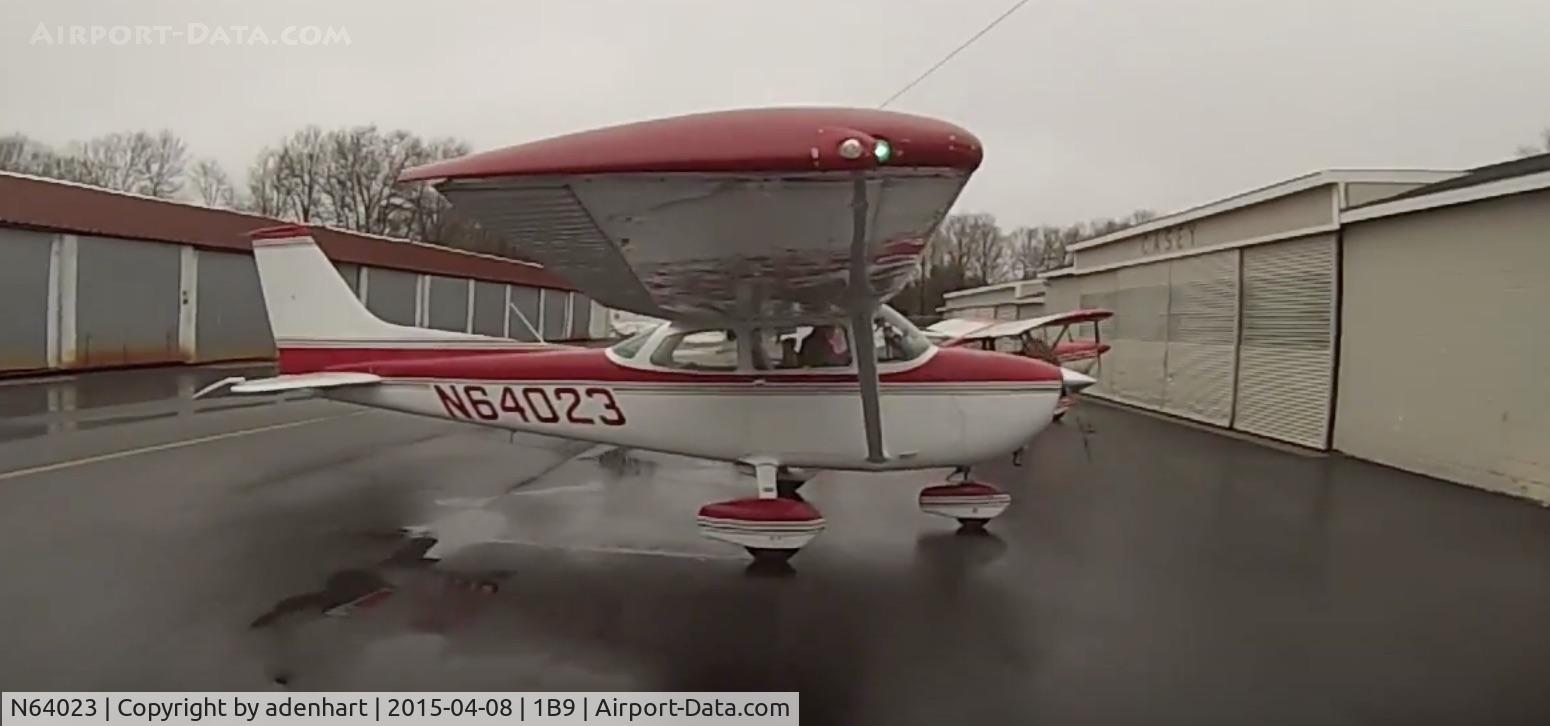 N64023, 1975 Cessna 172M C/N 17264969, N64023 at Mansfield, MA