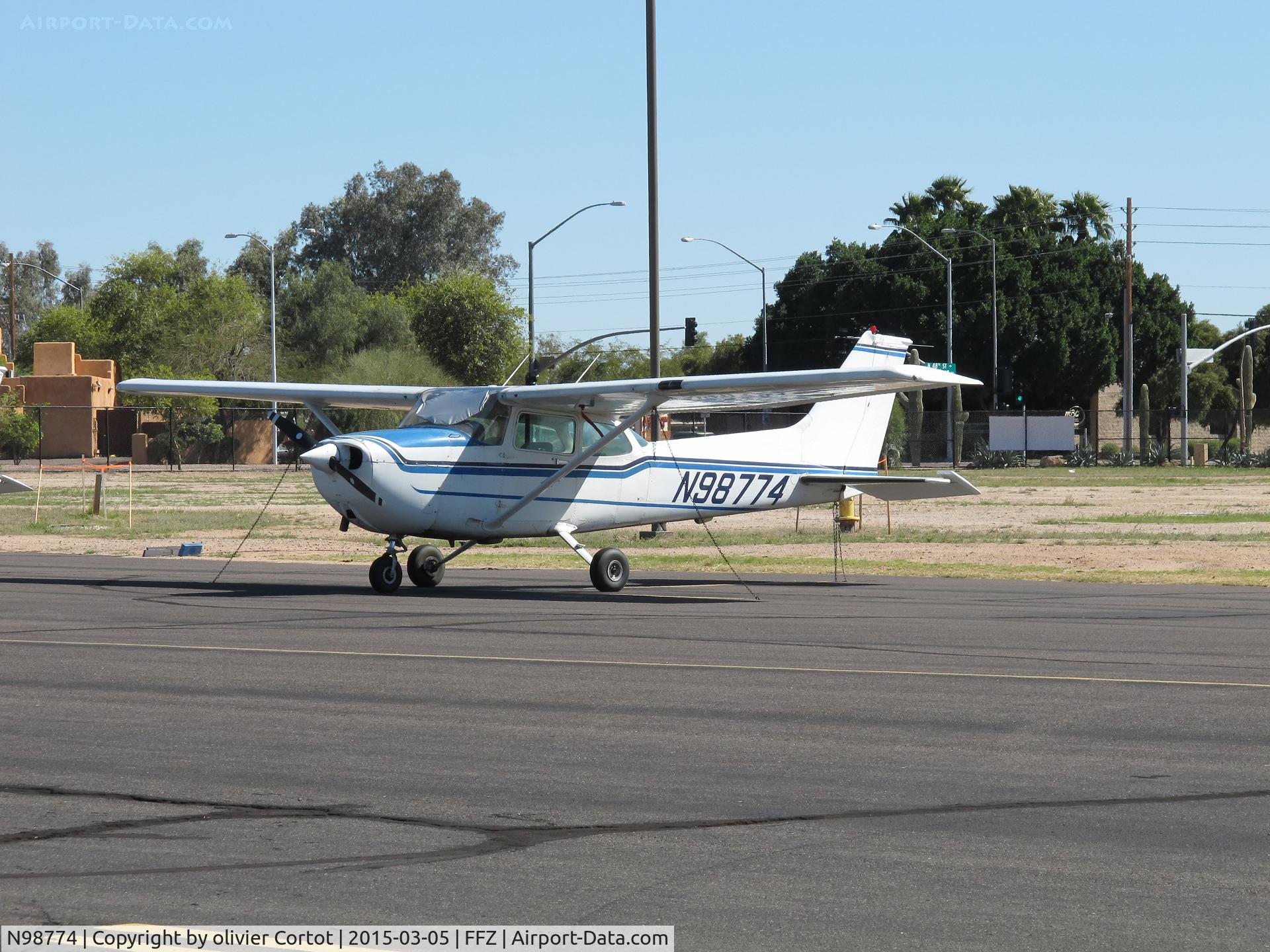N98774, 1985 Cessna 172P C/N 17276349, Falcon Field