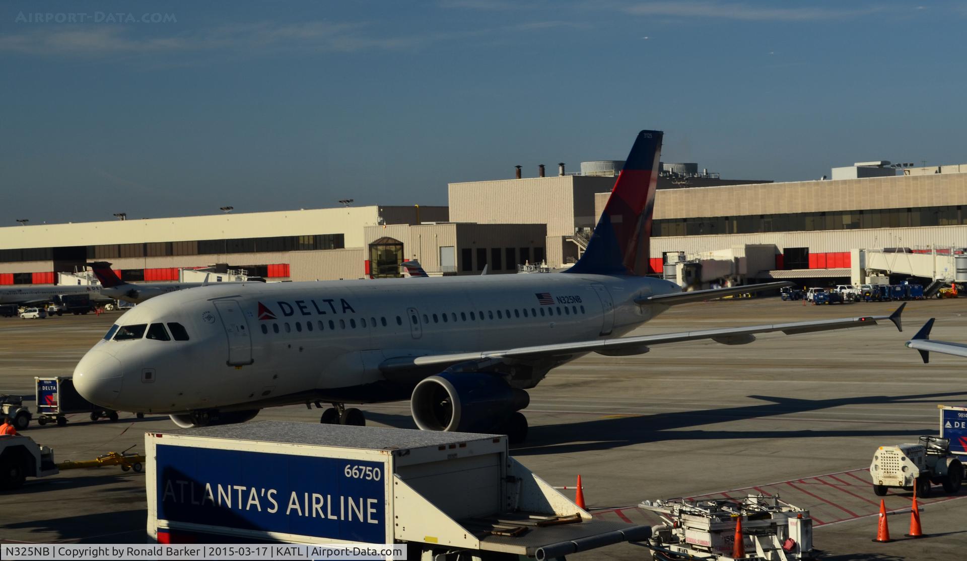 N325NB, 2001 Airbus A319-114 C/N 1483, Pushback Atlanta