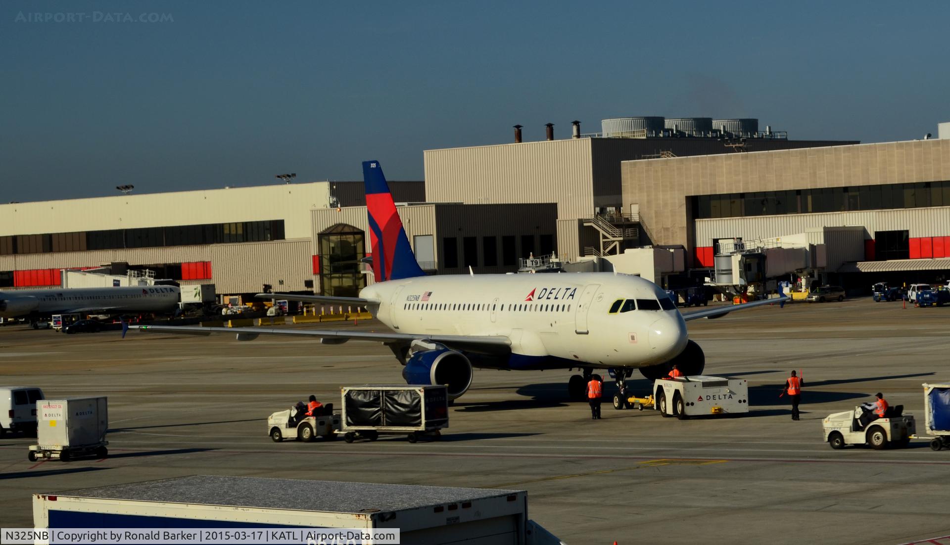 N325NB, 2001 Airbus A319-114 C/N 1483, Pushback Atlanta