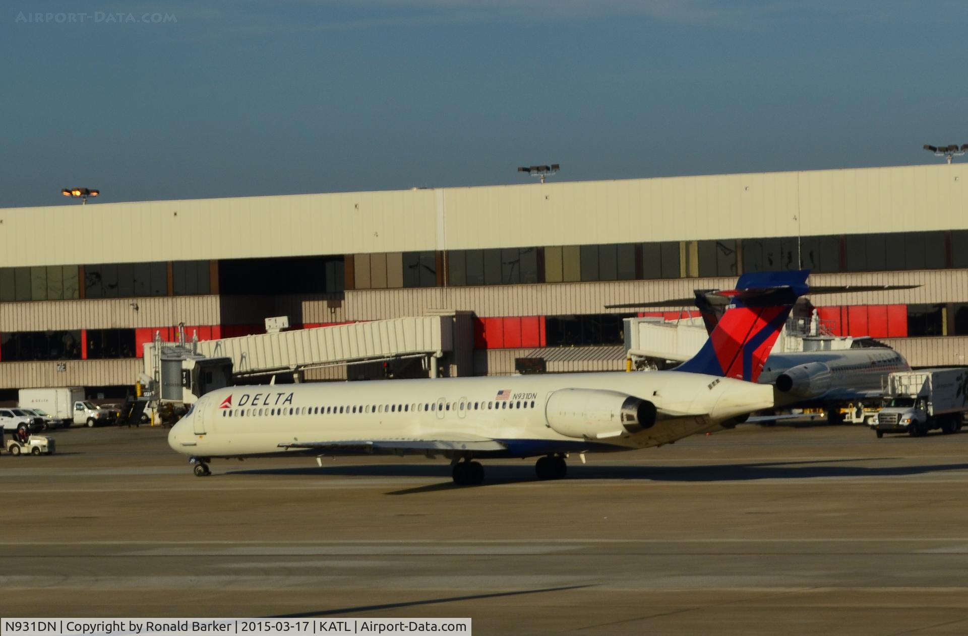 N931DN, 1997 McDonnell Douglas MD-90-30 C/N 53544, Taxi Atlanta