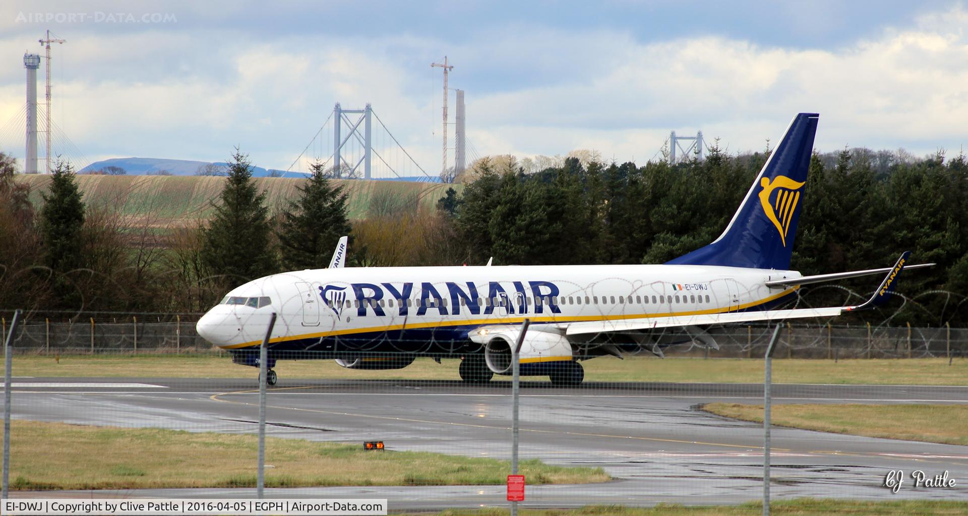 EI-DWJ, 2007 Boeing 737-8AS C/N 36077, Edinburgh EGPH arrival