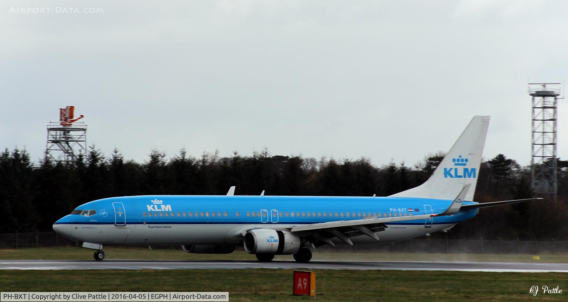 PH-BXT, 2004 Boeing 737-9K2 C/N 32944, EGPH/EDI Edinburgh arrival