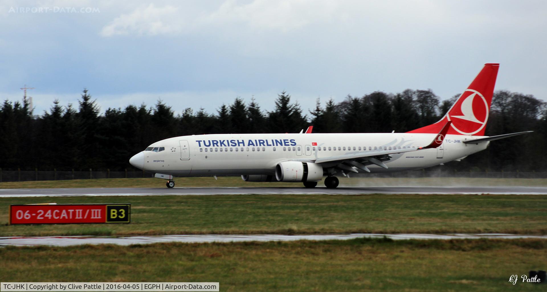 TC-JHK, 2011 Boeing 737-8F2 C/N 40975, EGPH/EDI Edinburgh arrival