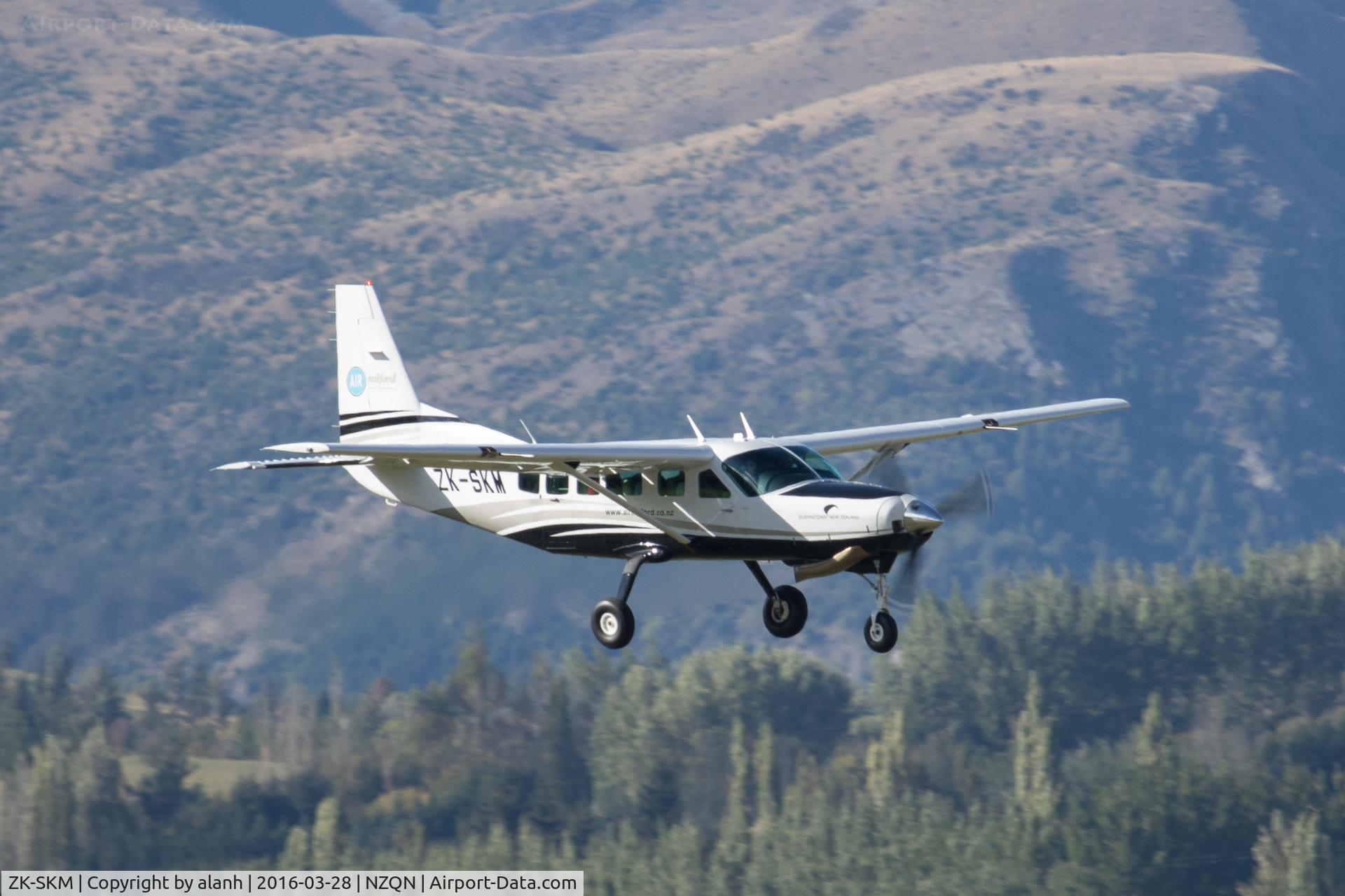 ZK-SKM, 2015 Cessna 208 Caravan I C/N 208-00581, Finals for Queenstown