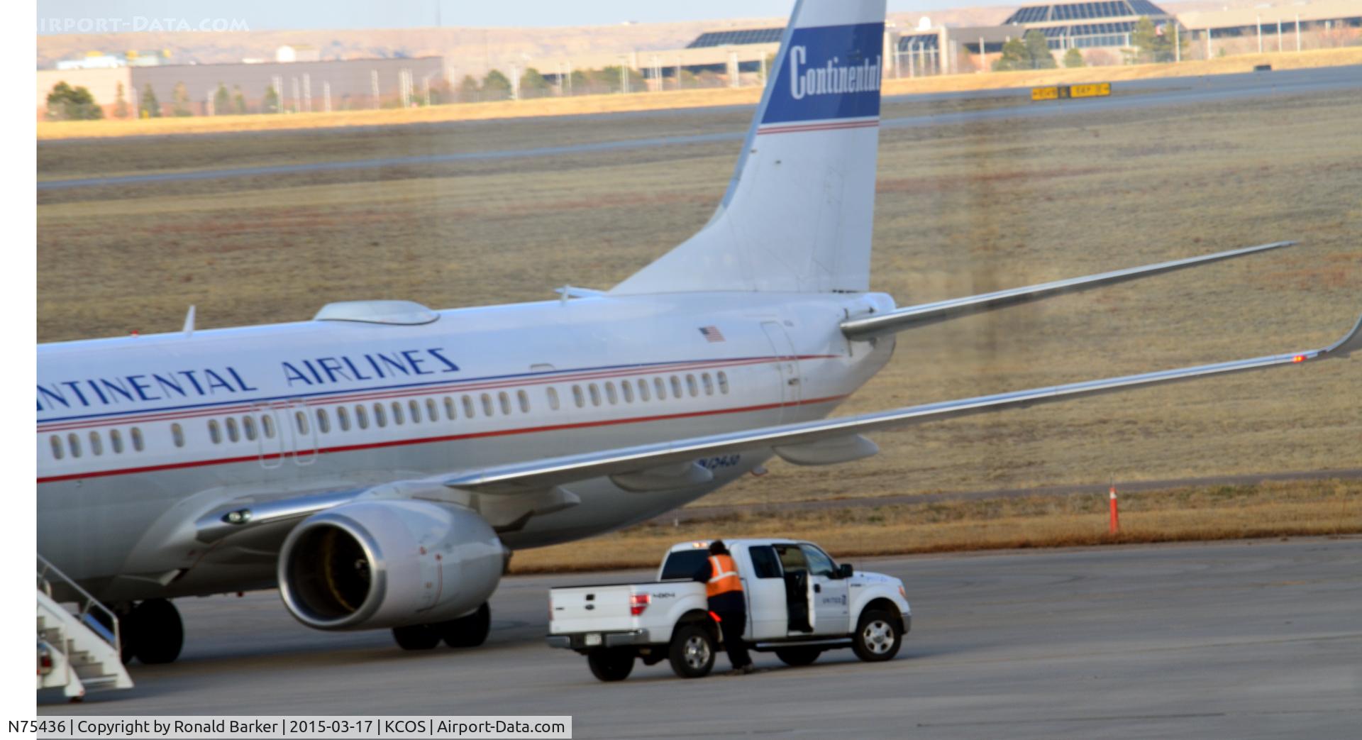 N75436, 2009 Boeing 737-924/ER C/N 33531, On the ramp COS