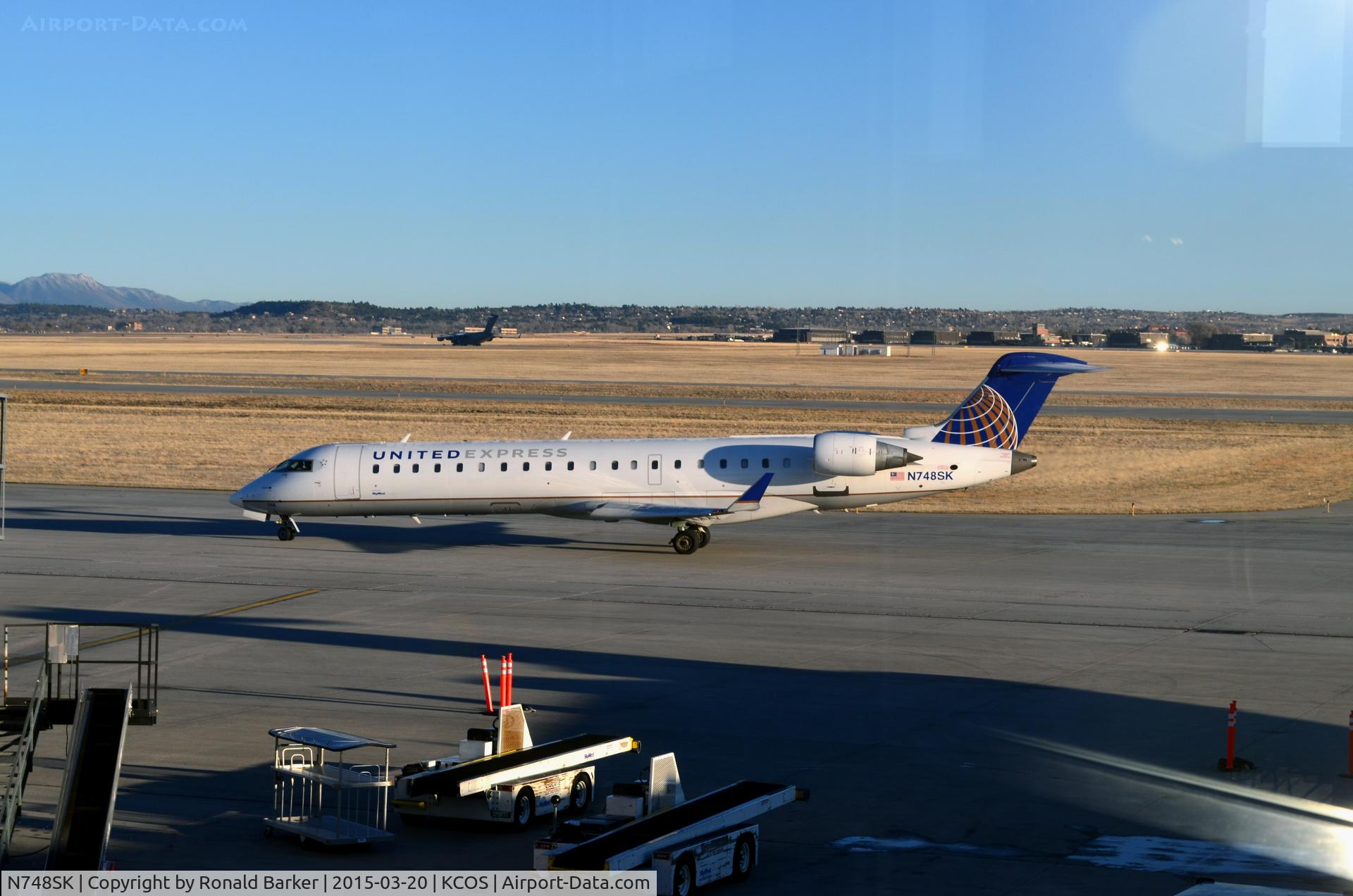 N748SK, 2005 Bombardier CRJ-700 (CL-600-2C10) Regional Jet C/N 10203, Taxi COS