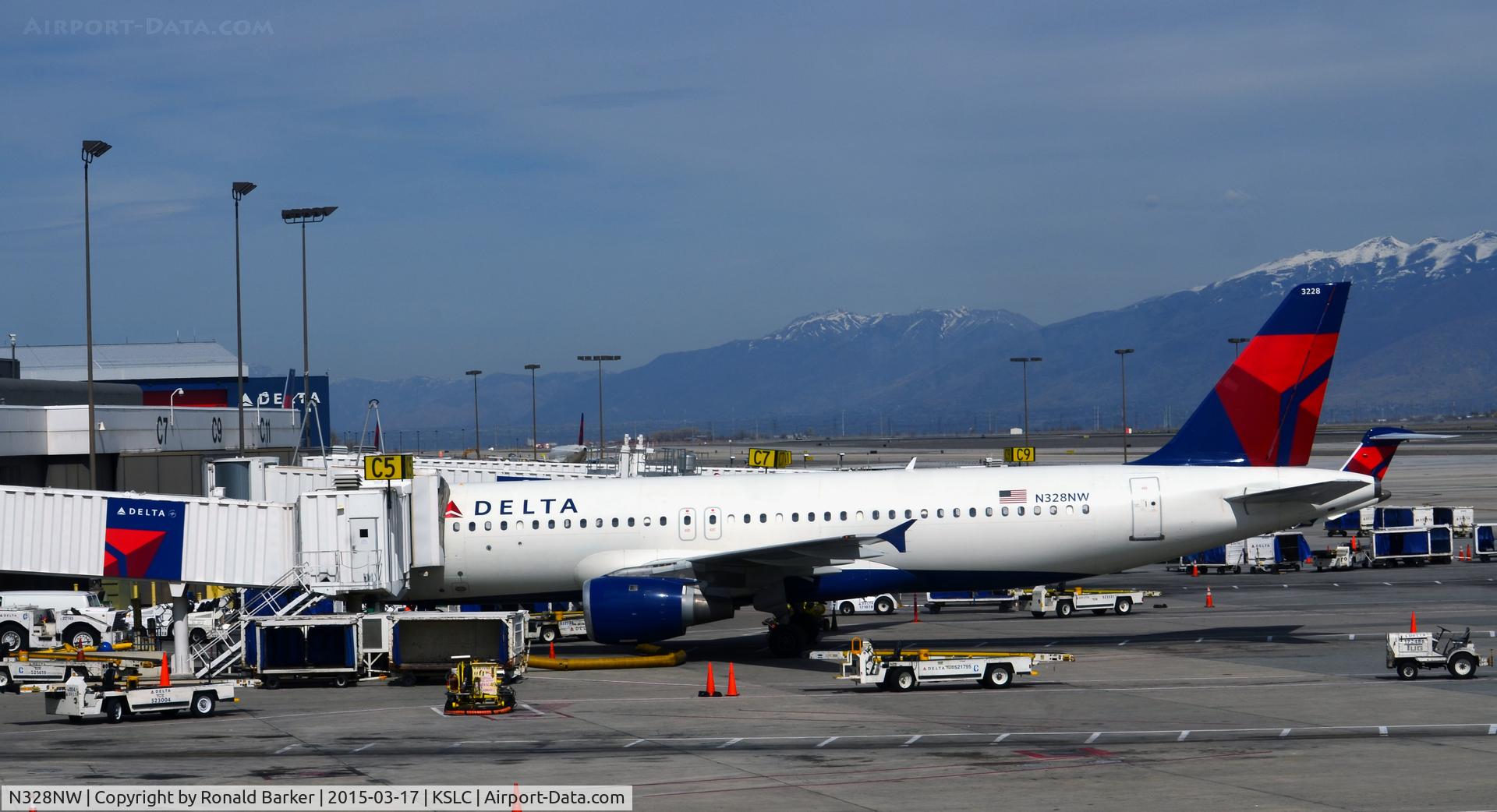 N328NW, 1992 Airbus A320-211 C/N 298, Gate C5 SLC