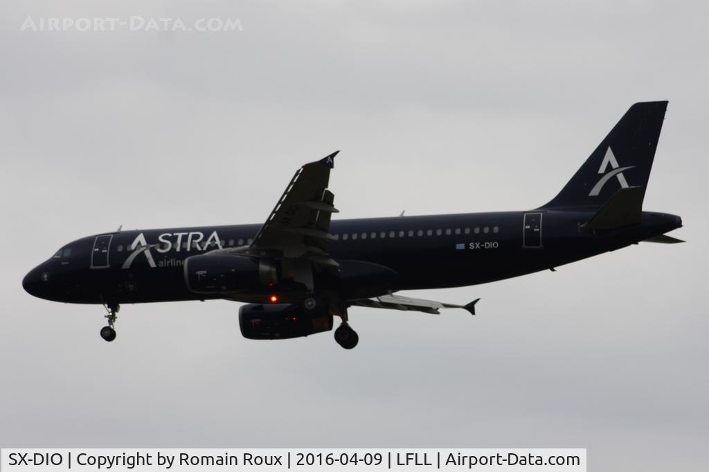 SX-DIO, 1995 Airbus A320-232 C/N 527, Landing
