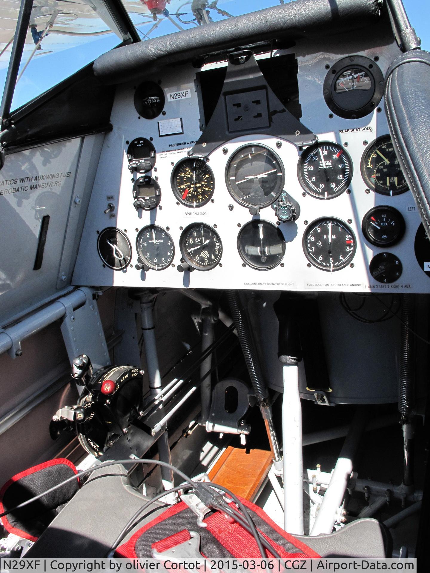 N29XF, Pike John 1929XF C/N 2007, the cockpit