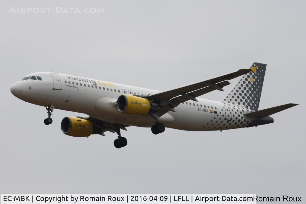 EC-MBK, 2006 Airbus A320-214 C/N 2658, Landing