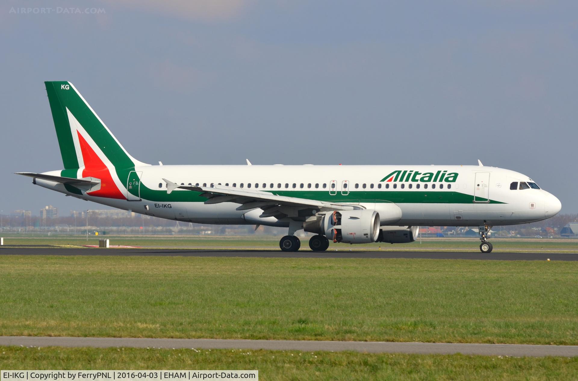 EI-IKG, 2001 Airbus A320-214 C/N 1480, Alitalia A320 coming to a halt in AMS