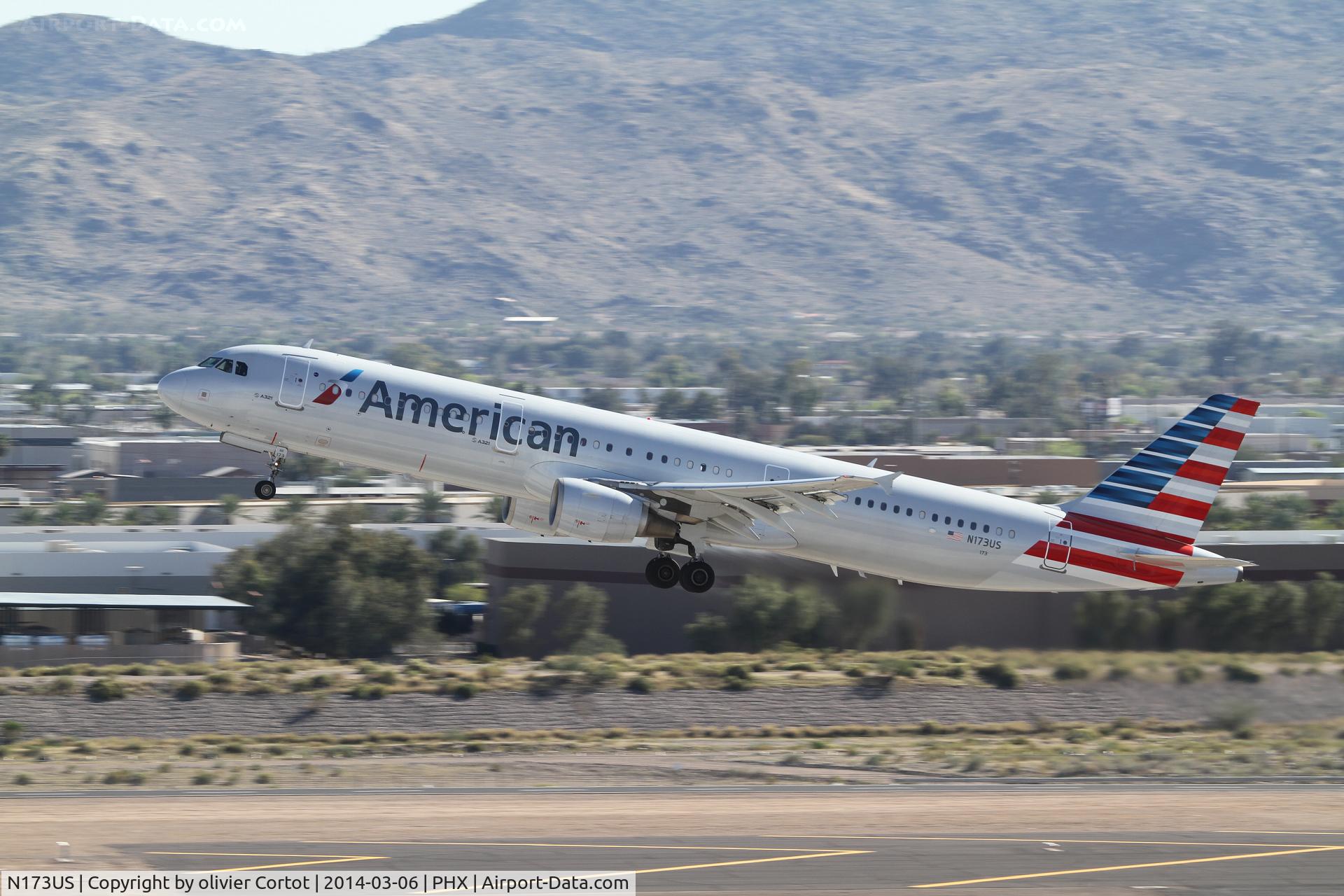N173US, 2001 Airbus A321-211 C/N 1481, taking off from Phoenix