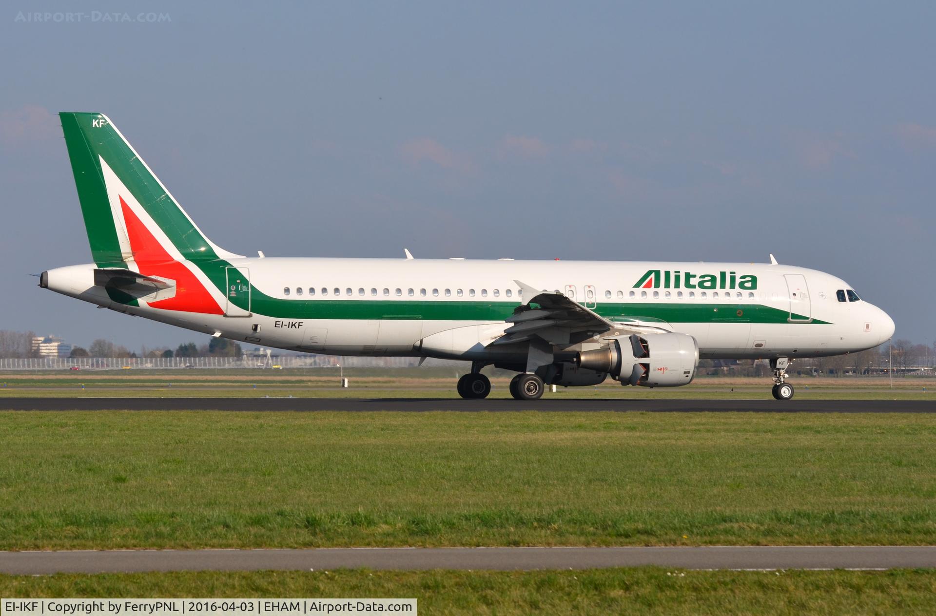 EI-IKF, 2001 Airbus A320-214 C/N 1473, Alitalia A320 decelerating.