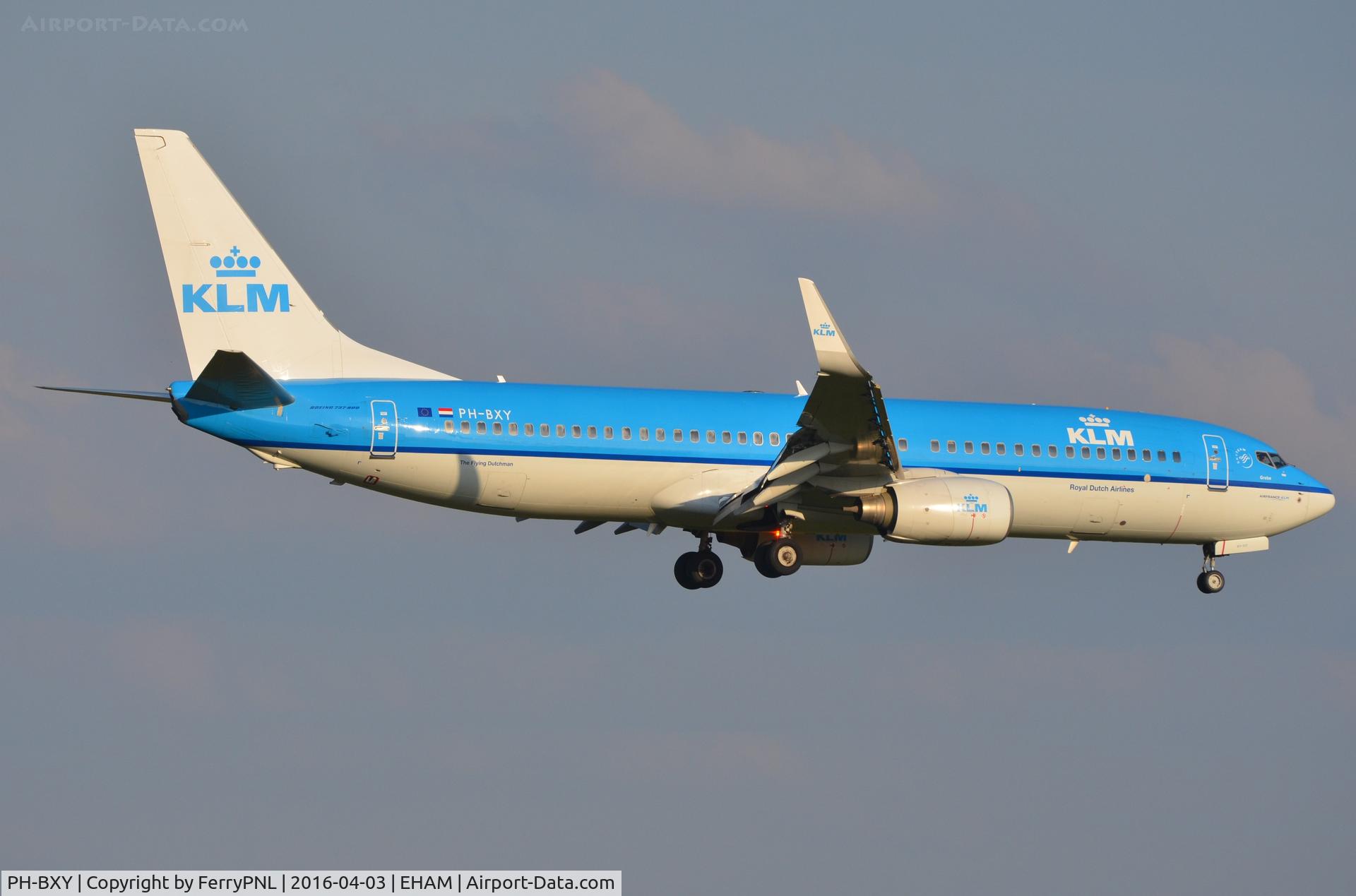 PH-BXY, 2008 Boeing 737-8K2 C/N 30372, KLM B738 arriving on 18M