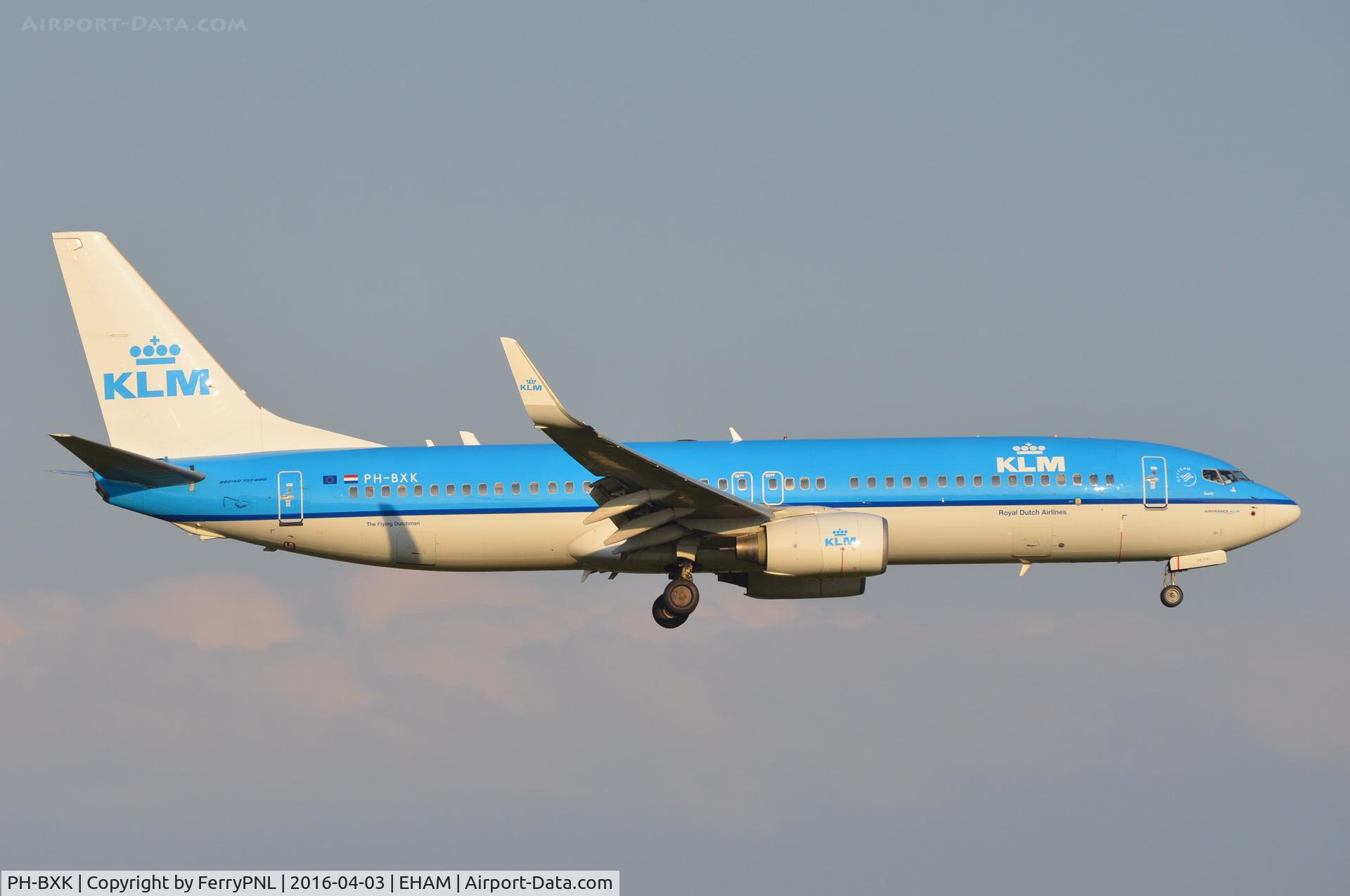 PH-BXK, 2000 Boeing 737-8K2 C/N 29598, KLM B738 landing