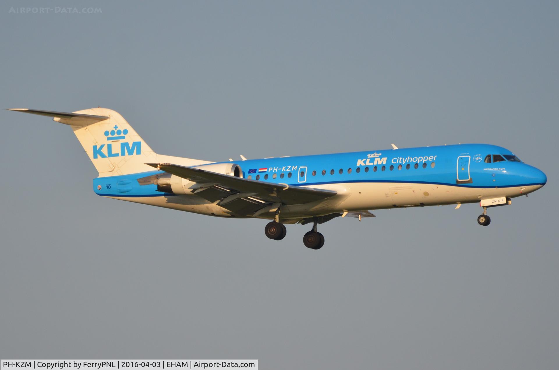 PH-KZM, 1995 Fokker 70 (F-28-0070) C/N 11561, KLC Fk70