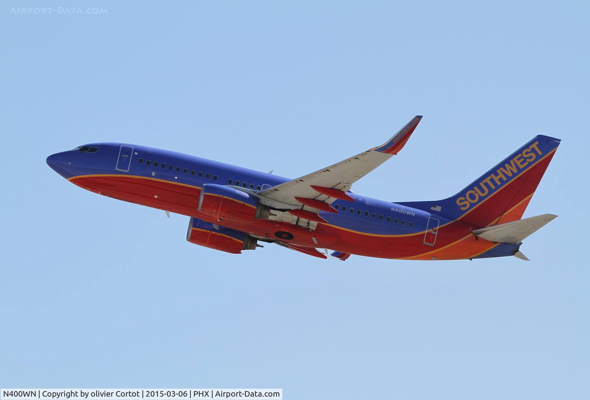 N400WN, 2001 Boeing 737-7H4 C/N 27891, taking off