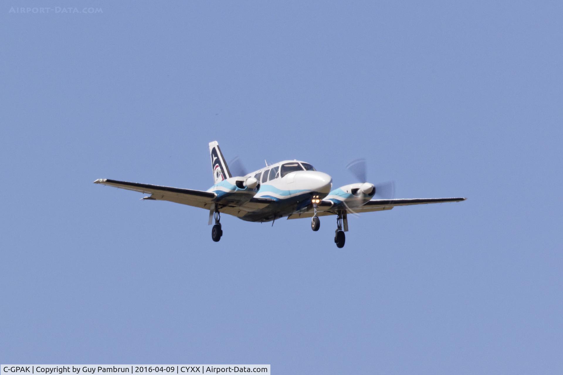 C-GPAK, 1980 Piper PA-31-350 Navajo Chieftain Chieftain C/N 31-8052070, Landing