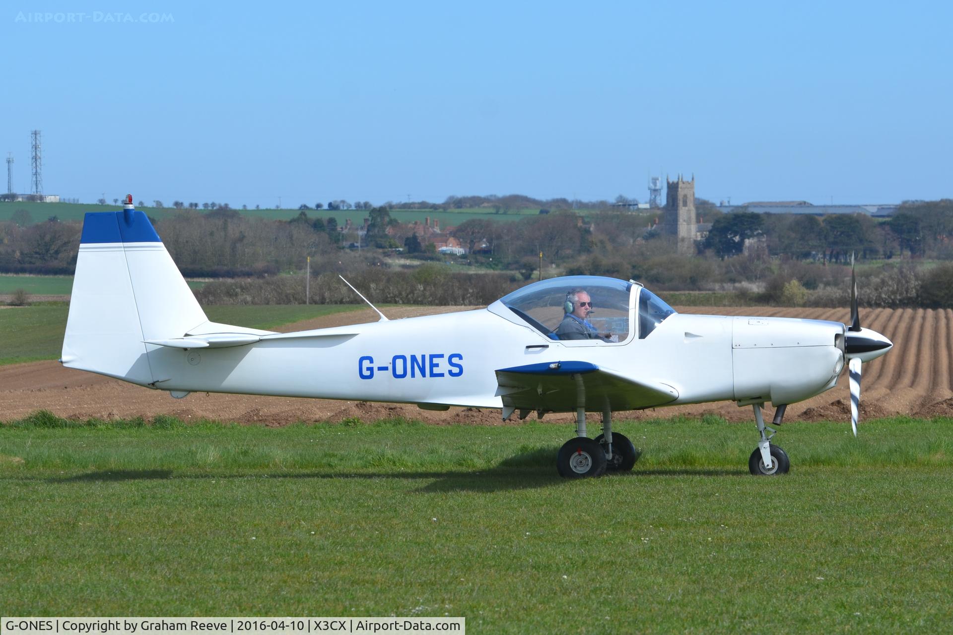 G-ONES, 1987 Slingsby T-67M-200 Firefly C/N 2046, Just landed at Northrepps.