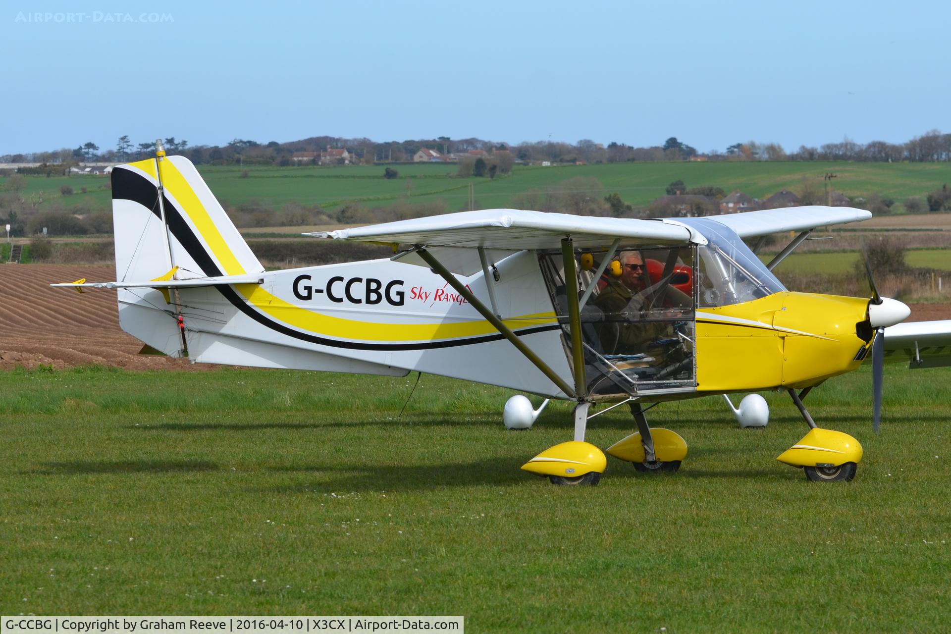 G-CCBG, 2002 Best Off Skyranger 912(2) C/N BMAA/HB/240, Just landed at Northrepps.