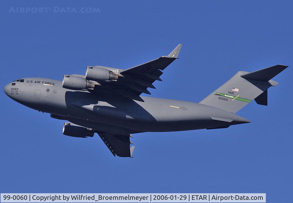 99-0060, 1999 Boeing C-17A Globemaster III C/N 50064/P-60, US Air Force / Take off from Runway 26