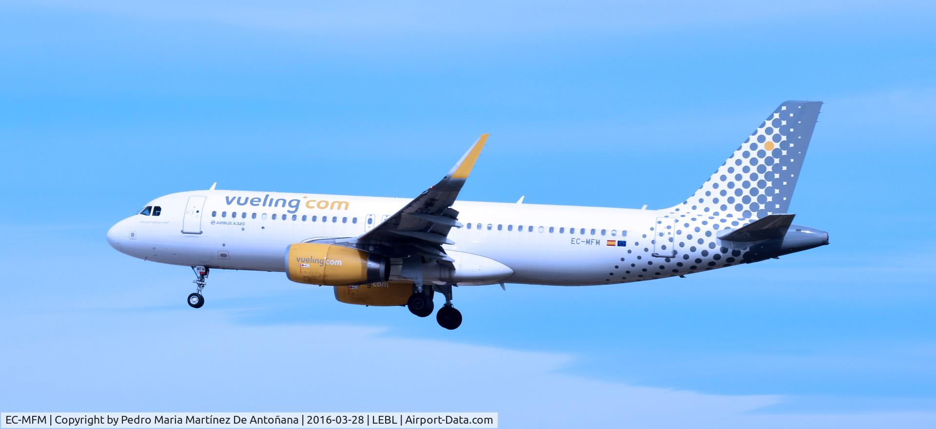 EC-MFM, 2015 Airbus A320-232 C/N 6571, El Prat -  Barcelona  -  España