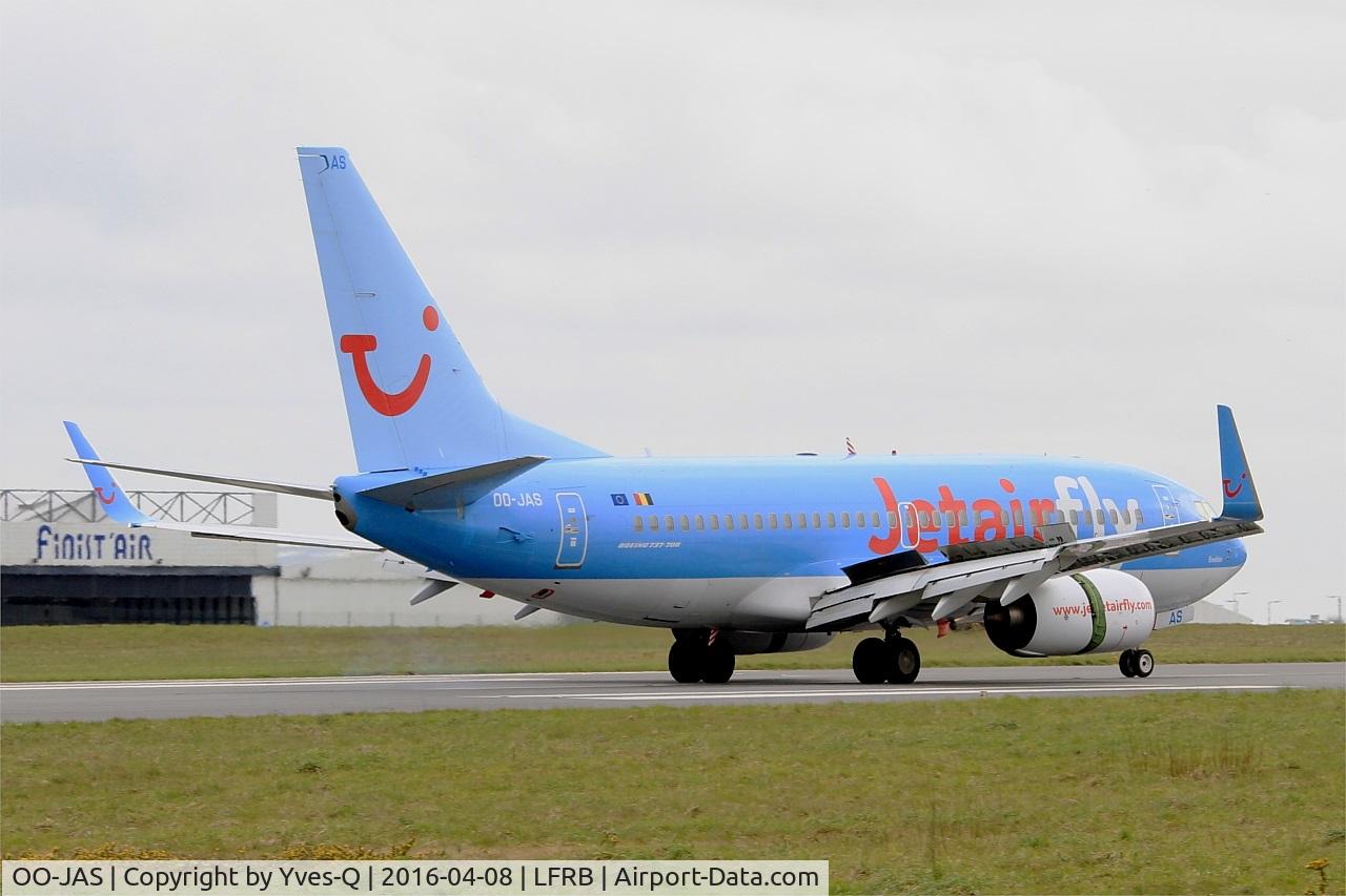 OO-JAS, 2008 Boeing 737-7K5 C/N 35144, Boeing 737-7K5, Max reverse thrust landing rwy 25L, Brest-Guipavas Regional Airport (LFRB-BES)