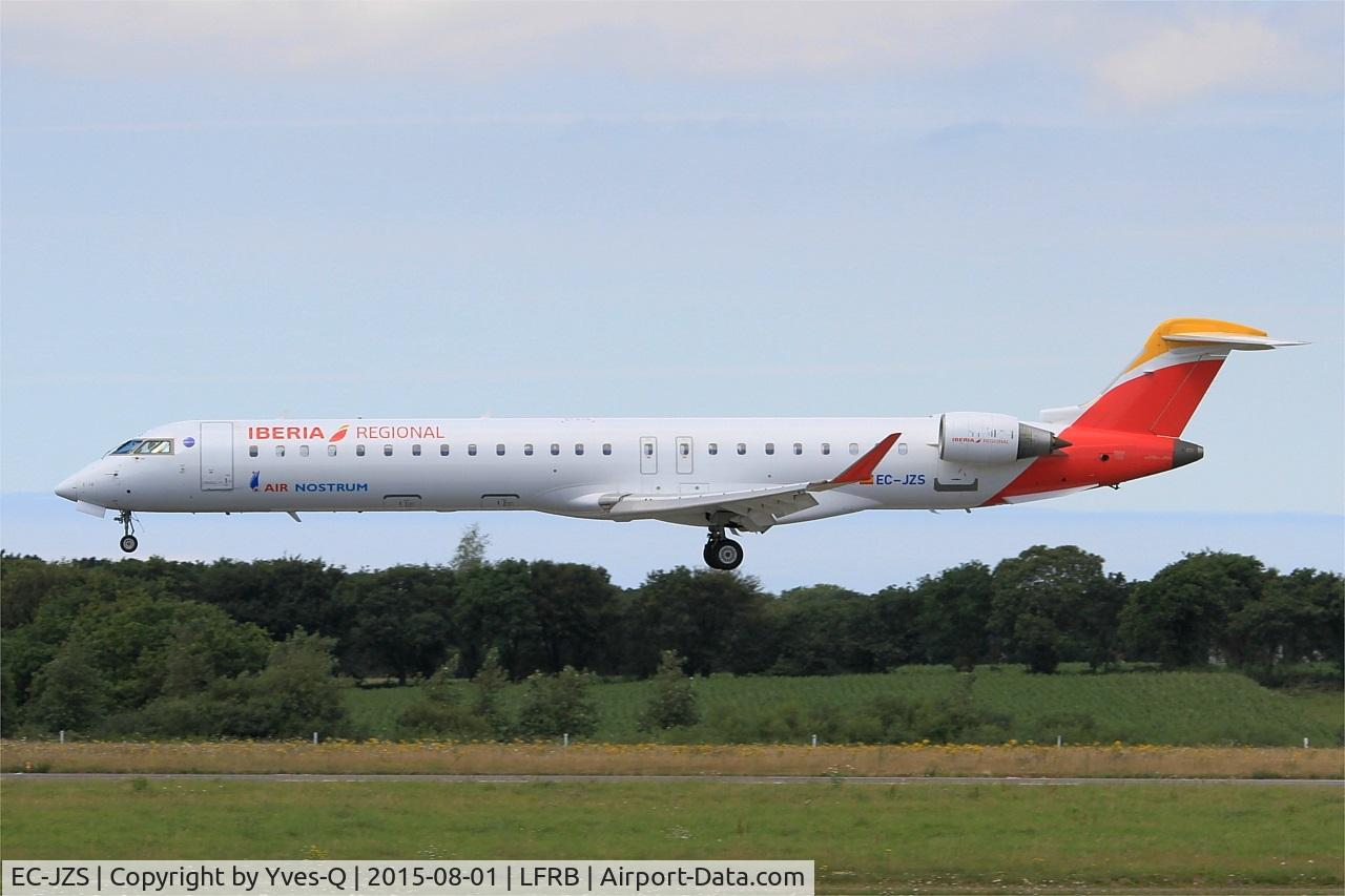 EC-JZS, 2007 Bombardier CRJ-900 (CL-600-2D24) C/N 15111, Canadair Regional Jet CRJ-900, On final rwy 25L, Brest-Bretagne airport (LFRB-BES)