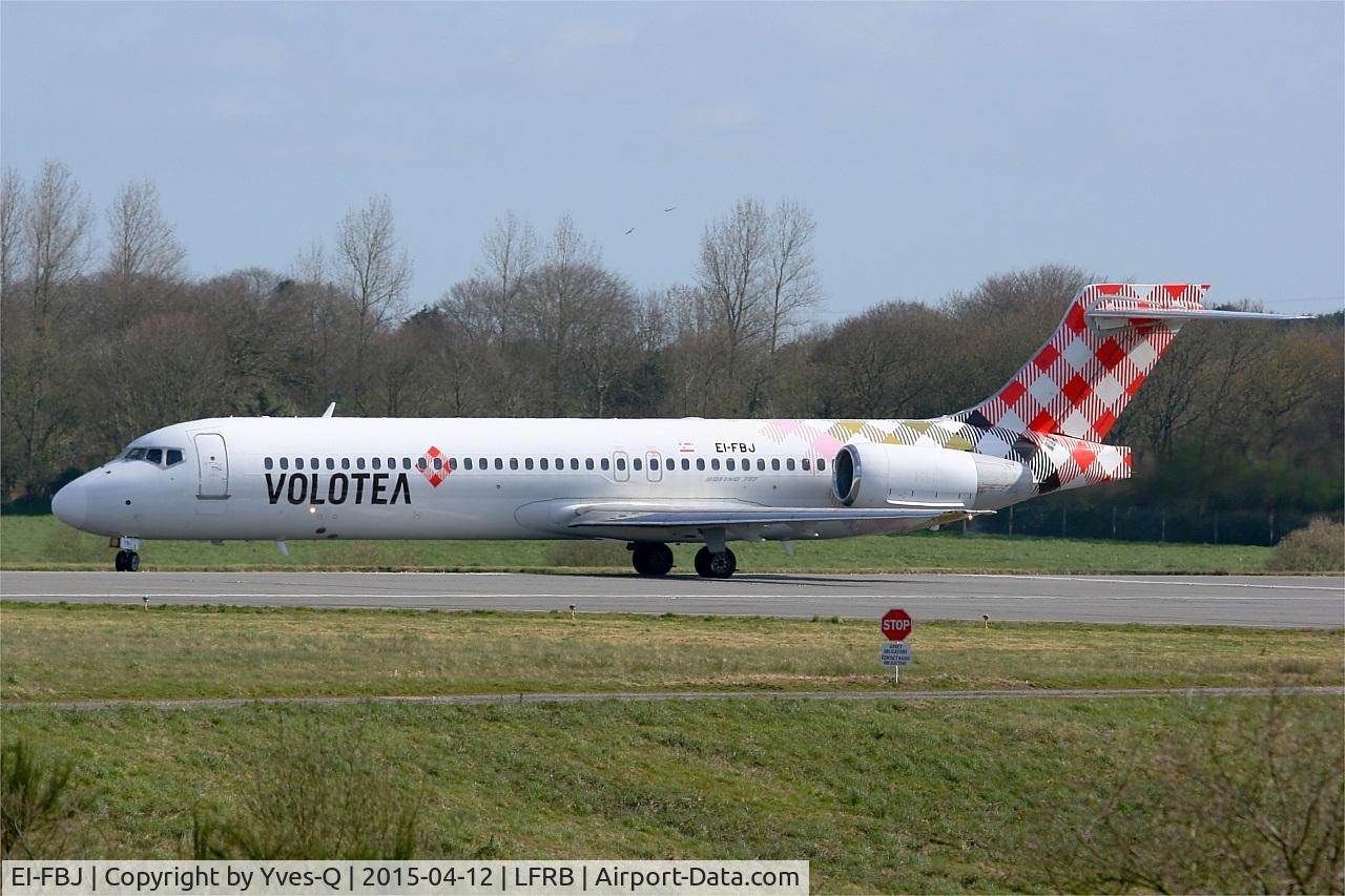 EI-FBJ, 2003 Boeing 717-200 C/N 55177, Boeing 717-200, Lining up prior take off rwy 25L, Brest-Bretagne airport (LFRB-BES)