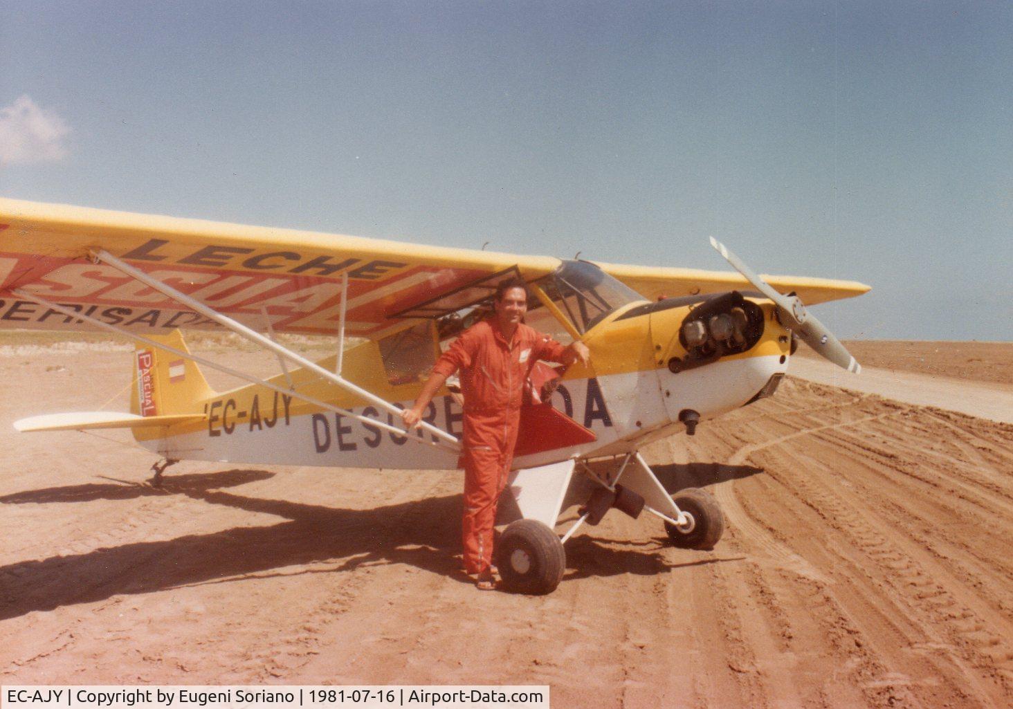 EC-AJY, 1944 Piper L-4J Grasshopper (J3C-65D) C/N 12945, Me,  and the plane at the Spanish  beach,  