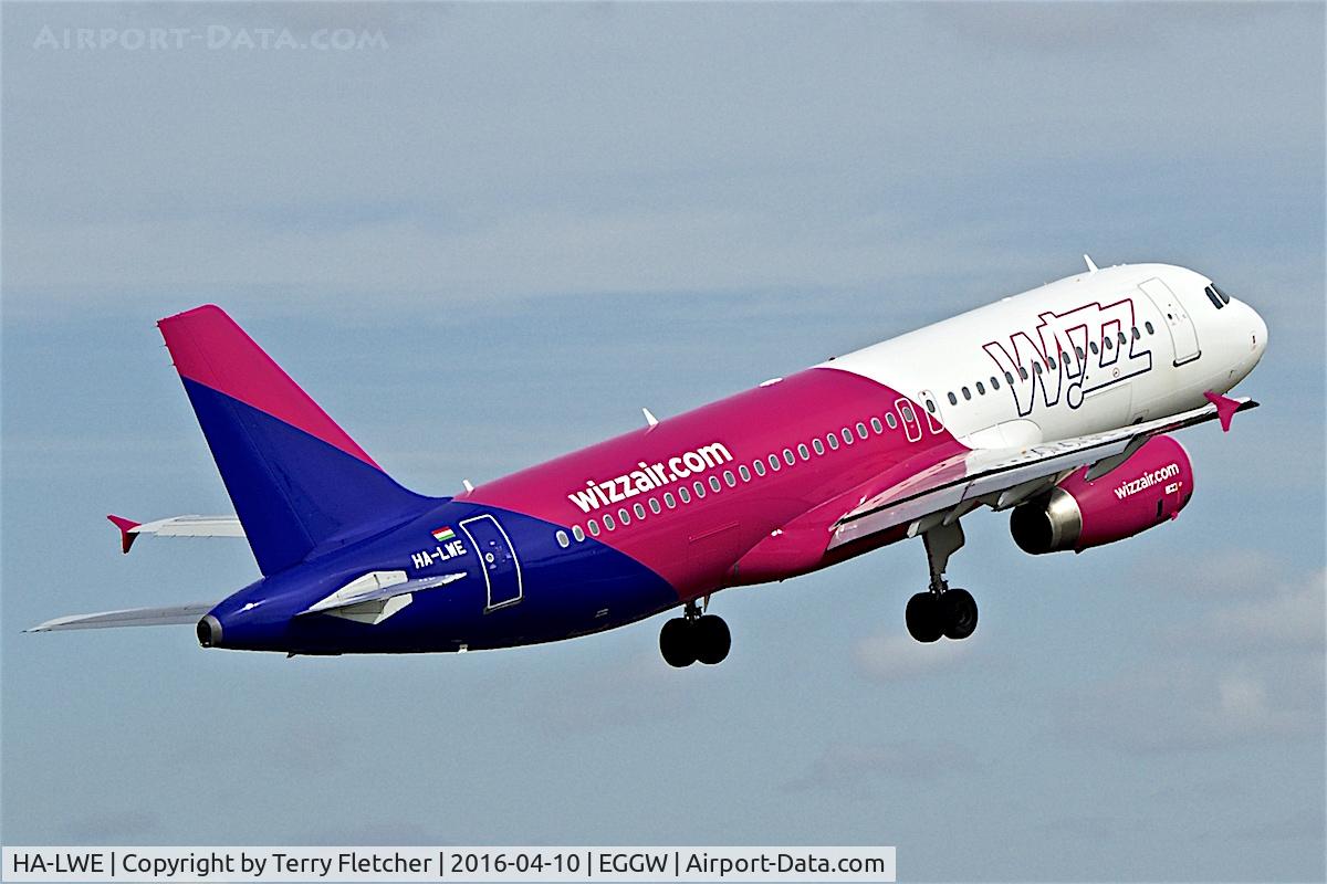 HA-LWE, 2010 Airbus A320-232 C/N 4372, At Luton