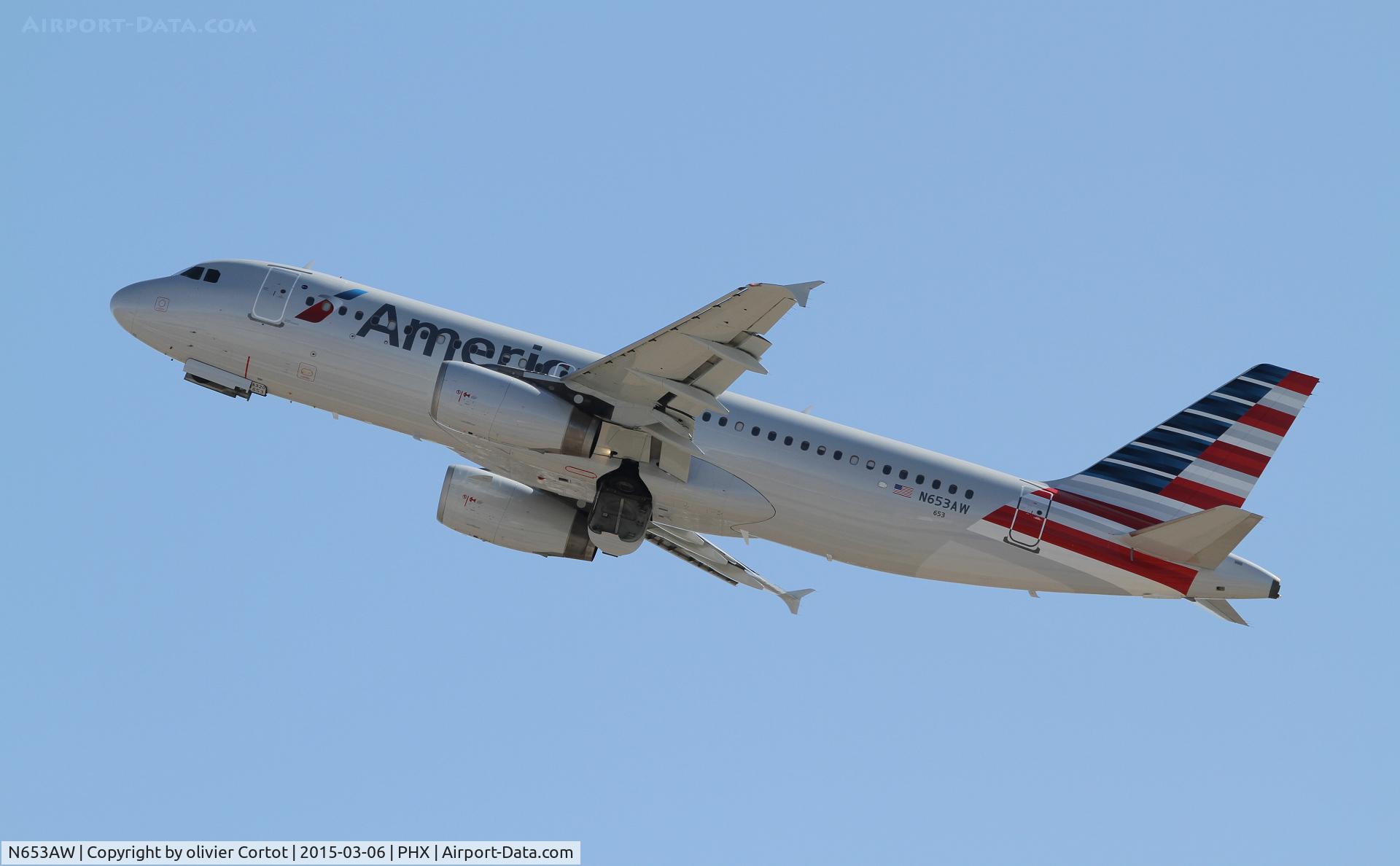 N653AW, 1999 Airbus A320-232 C/N 1003, leaving Phoenix