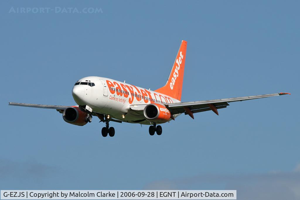 G-EZJS, 2002 Boeing 737-73V C/N 32414, Boeing 737-73V on approach to Newcastle Airport, September 2006.