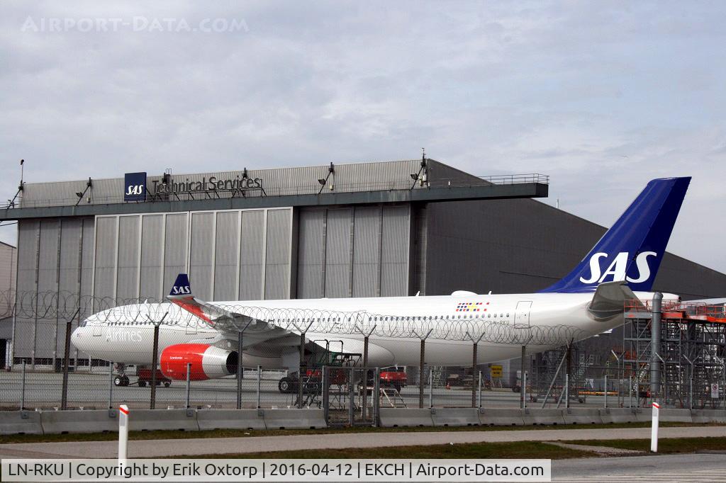 LN-RKU, 2016 Airbus A330-343 C/N 1715, Newly delivered A330-343E LN-RKU