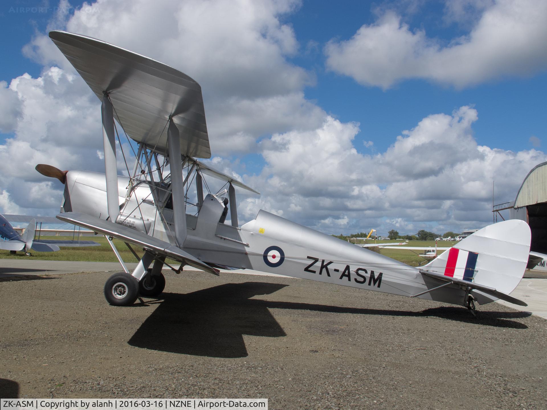 ZK-ASM, De Havilland DH-82A Tiger Moth II C/N 82475, Parked at North Shore