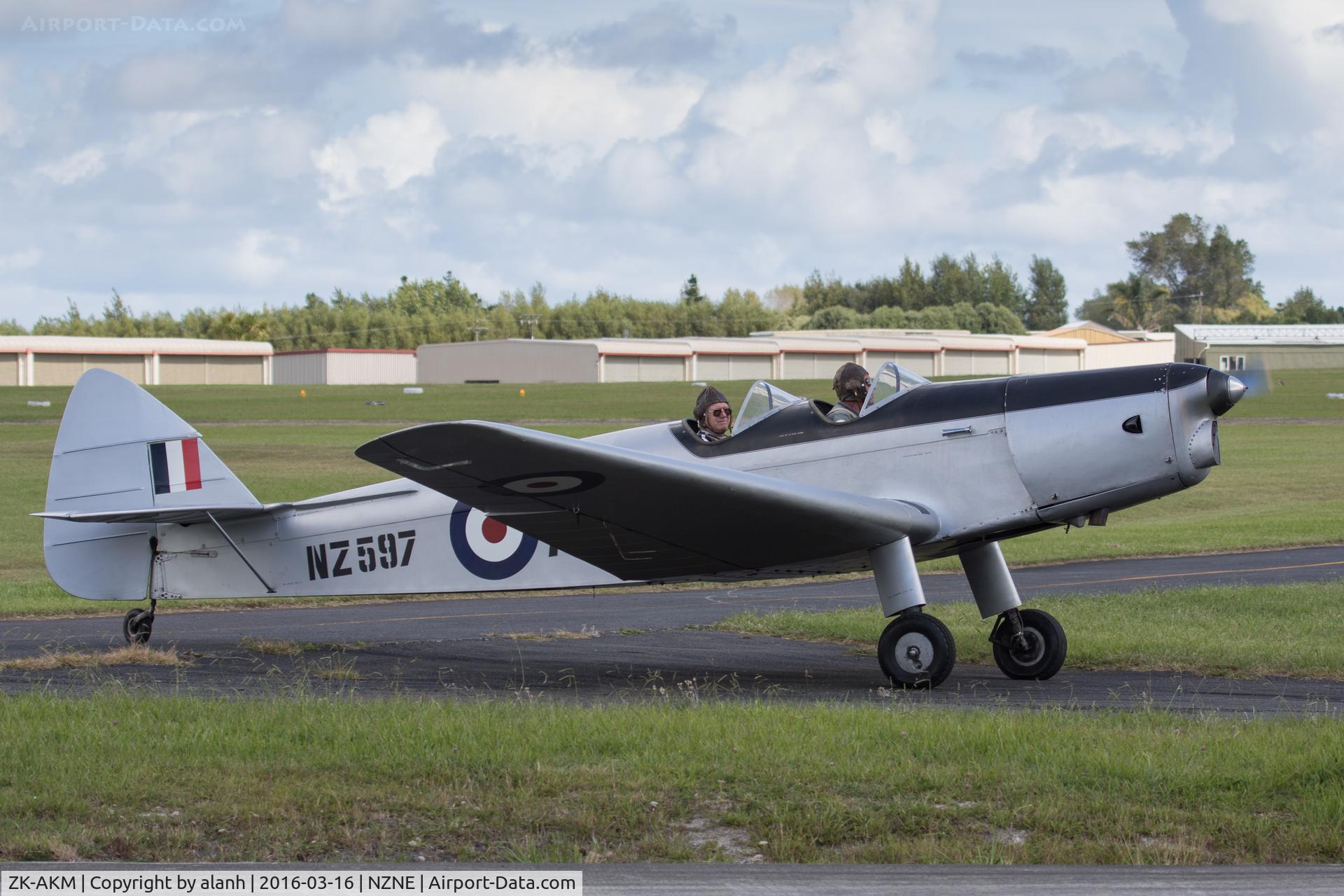 ZK-AKM, De Havilland DH-94 Moth Minor C/N 94012, Taxying in at North Shore